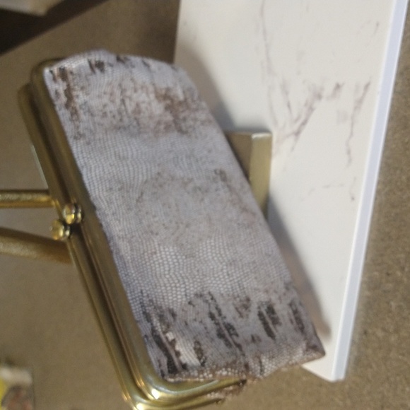 Hobo Lauren Clutch - Picture 15 of 15